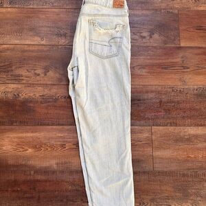 American Eagle Outfitters Light Blue Jeans size 8 regular length